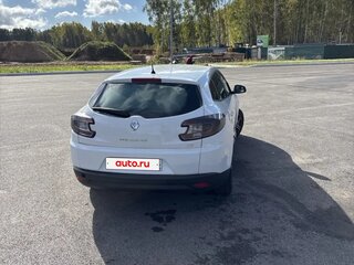 2009 Renault Megane III, белый, 400000 рублей, вид 4
