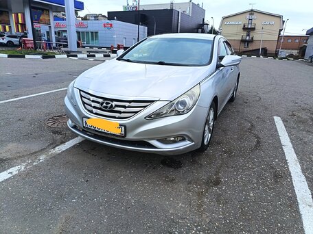 2011 Hyundai Sonata VI (YF), серебристый, 730000 рублей, вид 2