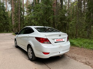 2011 Hyundai Solaris I, белый, 550000 рублей, вид 3