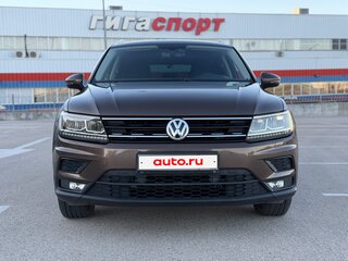 2017 Volkswagen Tiguan II, коричневый, 2297000 рублей, вид 2