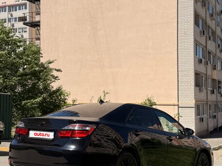 2016 Toyota Camry VII (XV50) Рестайлинг, чёрный, 2080888 рублей, вид 5