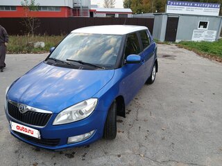 2013 Skoda Fabia II Рестайлинг, синий, 625000 рублей, вид 2