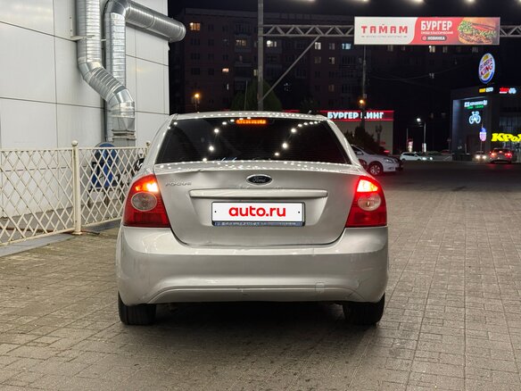 2010 Ford Focus II Рестайлинг, серебристый - вид 8