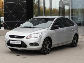 2008 Ford Focus II Рестайлинг, серебристый, 400000 рублей, вид 1
