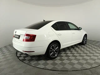2017 Skoda Octavia III (A7) Рестайлинг, белый, 1500000 рублей, вид 5