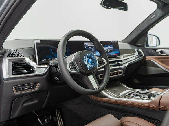 2026 BMW X7 40i I (G07) Рестайлинг, серый - вид 12