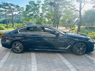 2023 BMW 5 серии 520i VII (G30/G31/G38) Рестайлинг, синий, 4820000 рублей, вид 5