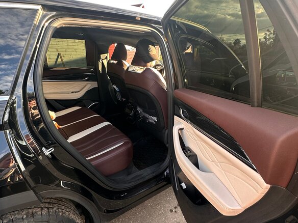 2023 Geely Monjaro I, чёрный, 3000000 рублей - вид 28