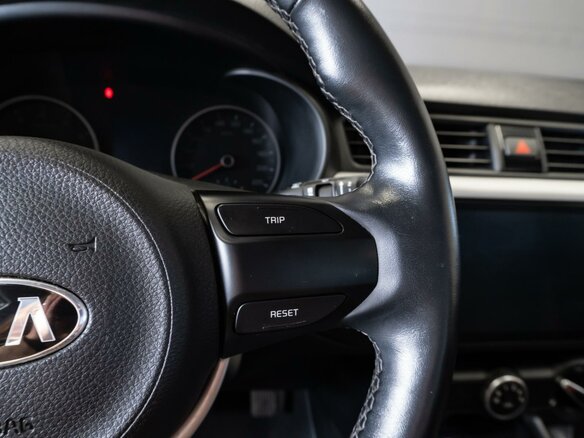 2019 Kia Rio IV, серый, 1520000 рублей - вид 14