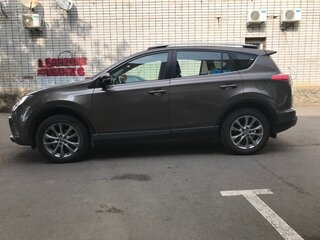 2016 Toyota RAV4 IV (XA40) Рестайлинг, коричневый, 2350000 рублей, вид 3