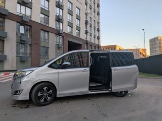 2018 Toyota Noah III (R80) Рестайлинг, серебристый, 2000000 рублей, вид 5