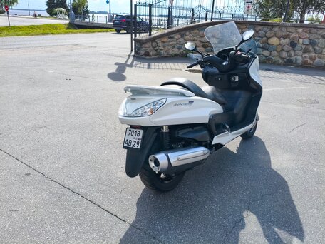 2011 Yamaha Majesty 400, белый, 360000 рублей, вид 4