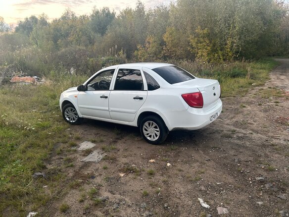 2013 Lada (ВАЗ) Granta I, белый, 270000 рублей - вид 7