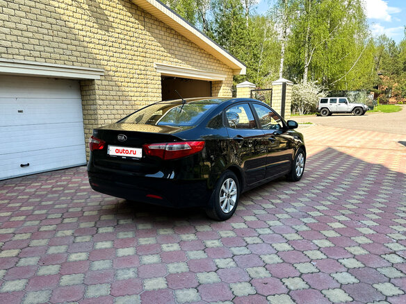 2013 Kia Rio III, чёрный, 700000 рублей - вид 4