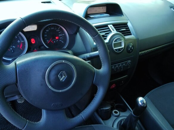 2008 Renault Megane II Рестайлинг, серый, 400000 рублей - вид 3