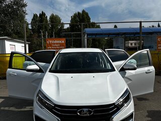 2024 Lada (ВАЗ) Vesta I Рестайлинг (NG), белый, 1315000 рублей, вид 1
