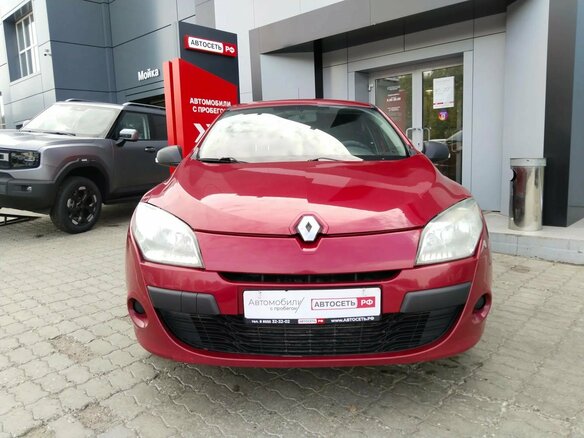 2011 Renault Megane III, красный, 320000 рублей - вид 1