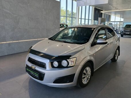 2014 Chevrolet Aveo II, серебристый, 599000 рублей, вид 3