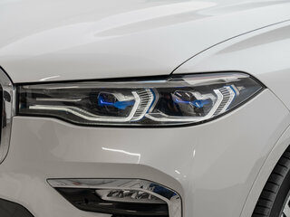2022 BMW X7 40d I (G07), белый, 9900000 рублей, вид 2