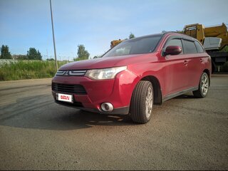 2013 Mitsubishi Outlander III, красный, 1100000 рублей, вид 1