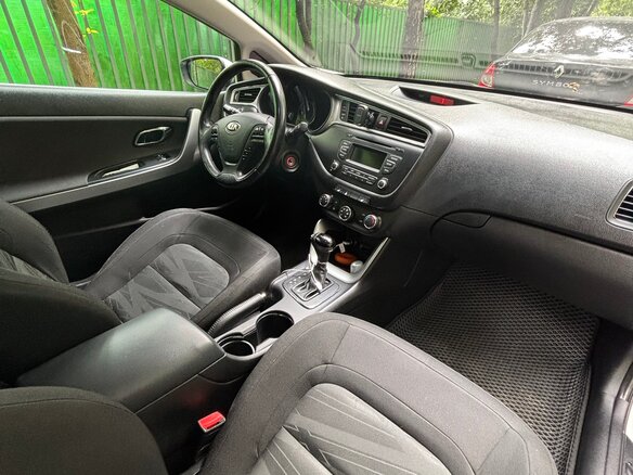2016 Kia Ceed II Рестайлинг, белый, 1299000 рублей - вид 25