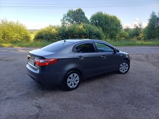 2011 Kia Rio III, серый, 620000 рублей, вид 4