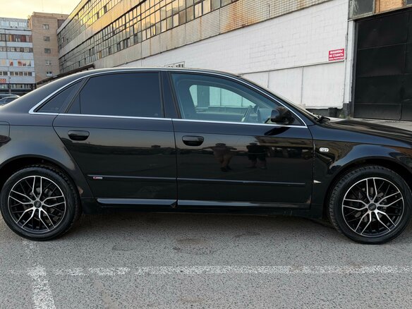 2007 Audi A4 III (B7), чёрный - вид 2