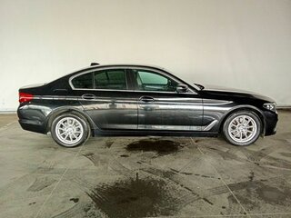 2018 BMW 5 серии 520d VII (G30/G31/G38), чёрный, 2730000 рублей, вид 4