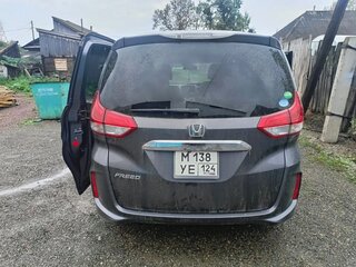 2019 Honda Freed II Рестайлинг, серый, 1750000 рублей, вид 3