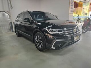 2023 Volkswagen Tiguan II Рестайлинг, чёрный, 2310000 рублей, вид 3