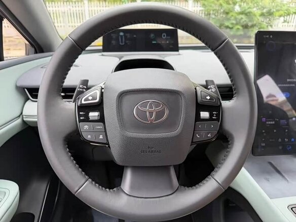 2026 Toyota bZ3, зелёный, 1990000 рублей - вид 6