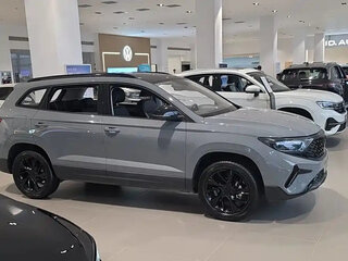 2023 Jetta VS7 I Рестайлинг 1, серый, 1800000 рублей, вид 4