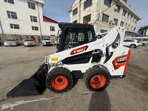 2026 Bobcat S530, белый, 5200000 рублей - вид 3