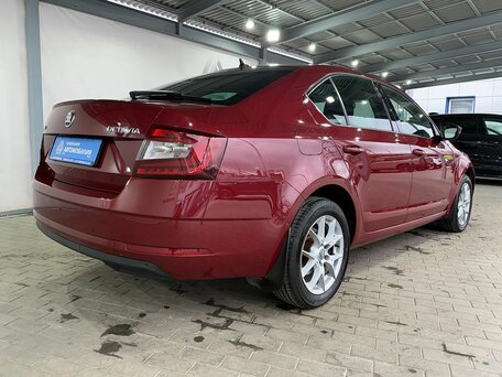 2018 Skoda Octavia III (A7) Рестайлинг, красный, 1759000 рублей, вид 5