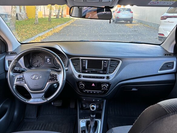 2018 Hyundai Solaris II, чёрный, 1350000 рублей - вид 8
