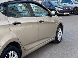 2012 Hyundai Solaris I, бежевый, 820000 рублей, вид 5