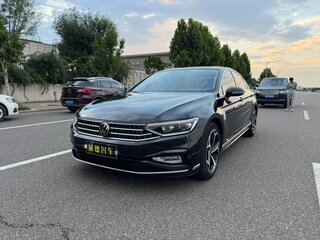 2023 Volkswagen Magotan B8 Рестайлинг, чёрный, 1834000 рублей, вид 1