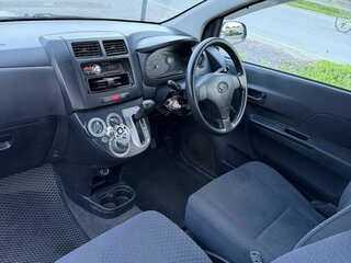 2015 Daihatsu Mira VII, белый, 310000 рублей, вид 4