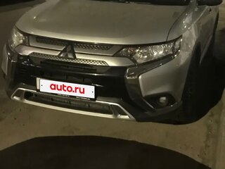 2019 Mitsubishi Outlander III Рестайлинг 3, серебристый, 2699000 рублей, вид 1