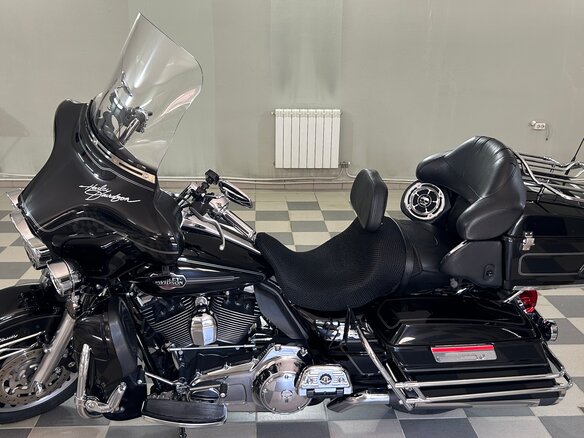 2009 Harley-Davidson Electra Glide, чёрный, 944000 рублей - вид 1