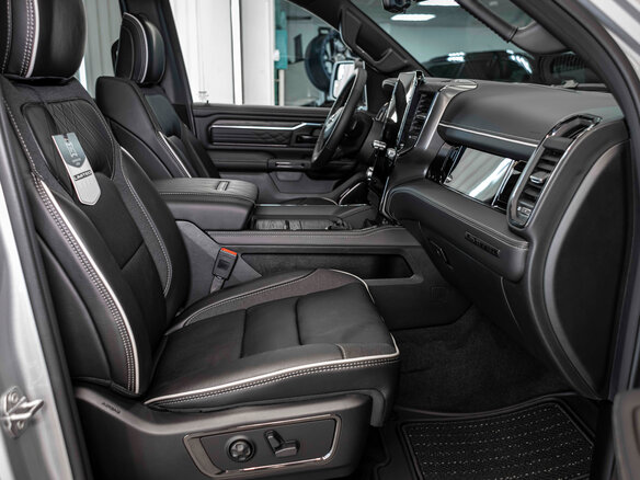 2026 Ram 1500 Crew Cab V Рестайлинг, серебристый, 12105636 рублей - вид 22
