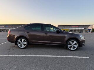 2019 Skoda Octavia III (A7) Рестайлинг, коричневый, 2000000 рублей, вид 3