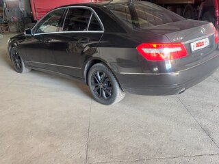 2009 Mercedes-Benz E-Класс 350 IV (W212, S212, C207), чёрный, 1320000 рублей, вид 4