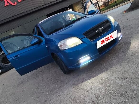 2009 Chevrolet Aveo I Рестайлинг, белый, 300000 рублей - вид 1