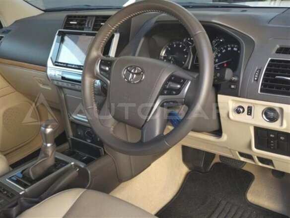 2022 Toyota Land Cruiser Prado 150 Series Рестайлинг 3, белый - вид 4