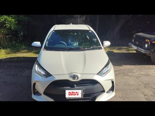 2020 Toyota Yaris IV, белый, 1320000 рублей, вид 1