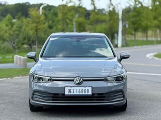 2021 Volkswagen Golf VIII, серый, 1450000 рублей, вид 2