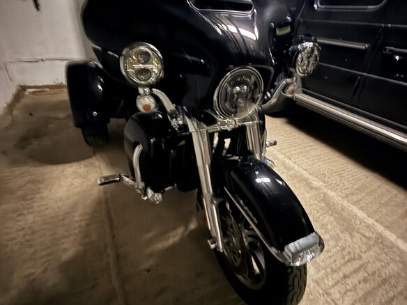 2021 Harley-Davidson Tri Glide, чёрный, 4300000 рублей - вид 6