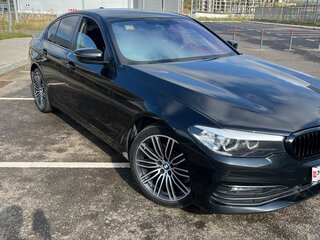 2019 BMW 5 серии 520i VII (G30/G31/G38), чёрный, 3070000 рублей, вид 1