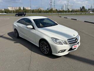 2009 Mercedes-Benz E-Класс 350 IV (W212, S212, C207), белый, 1600000 рублей, вид 3